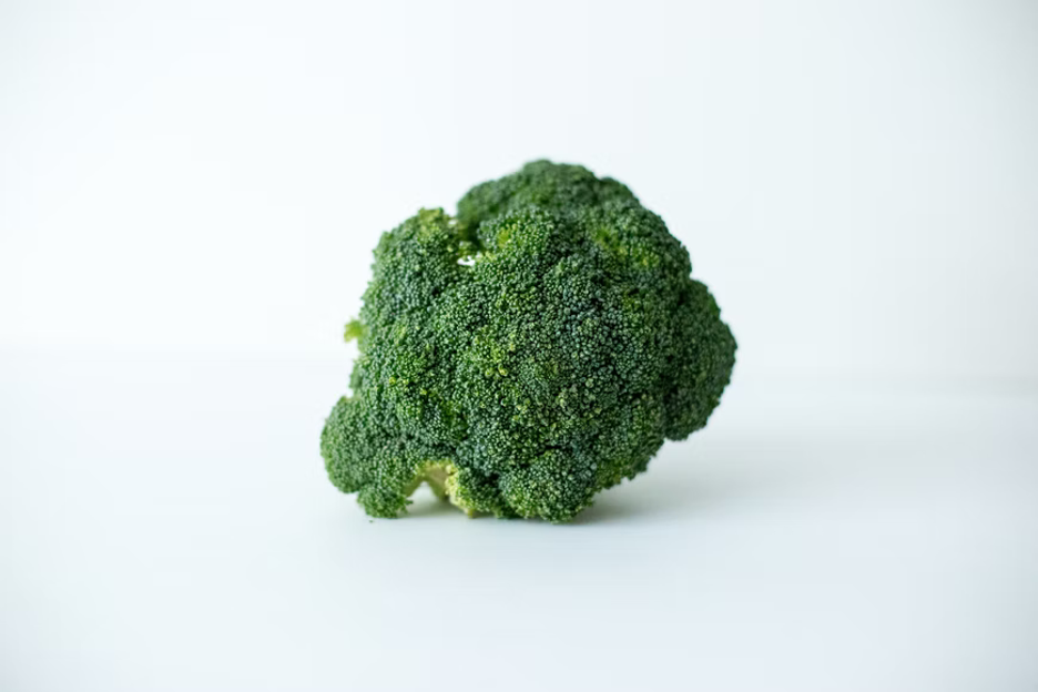 Is broccoli 2025 poisonous to cats